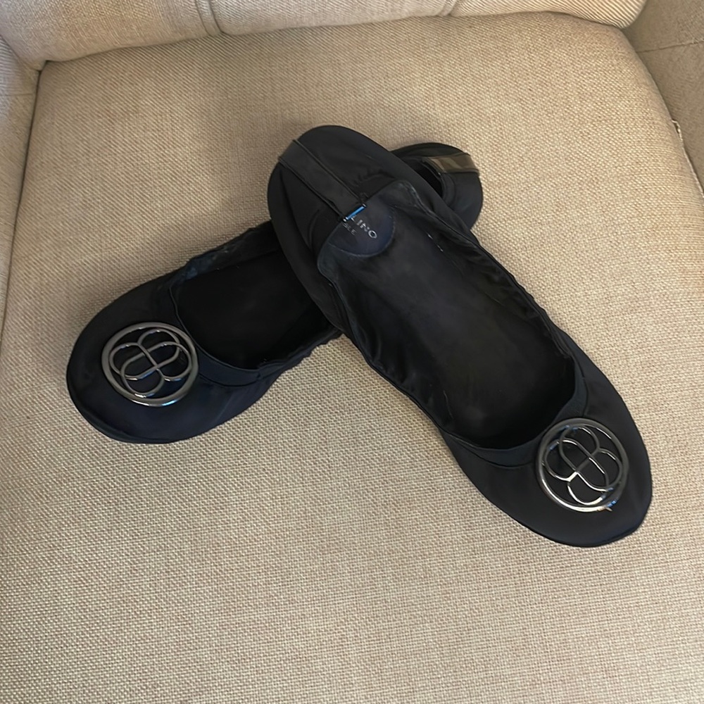 Black Bandolino flats